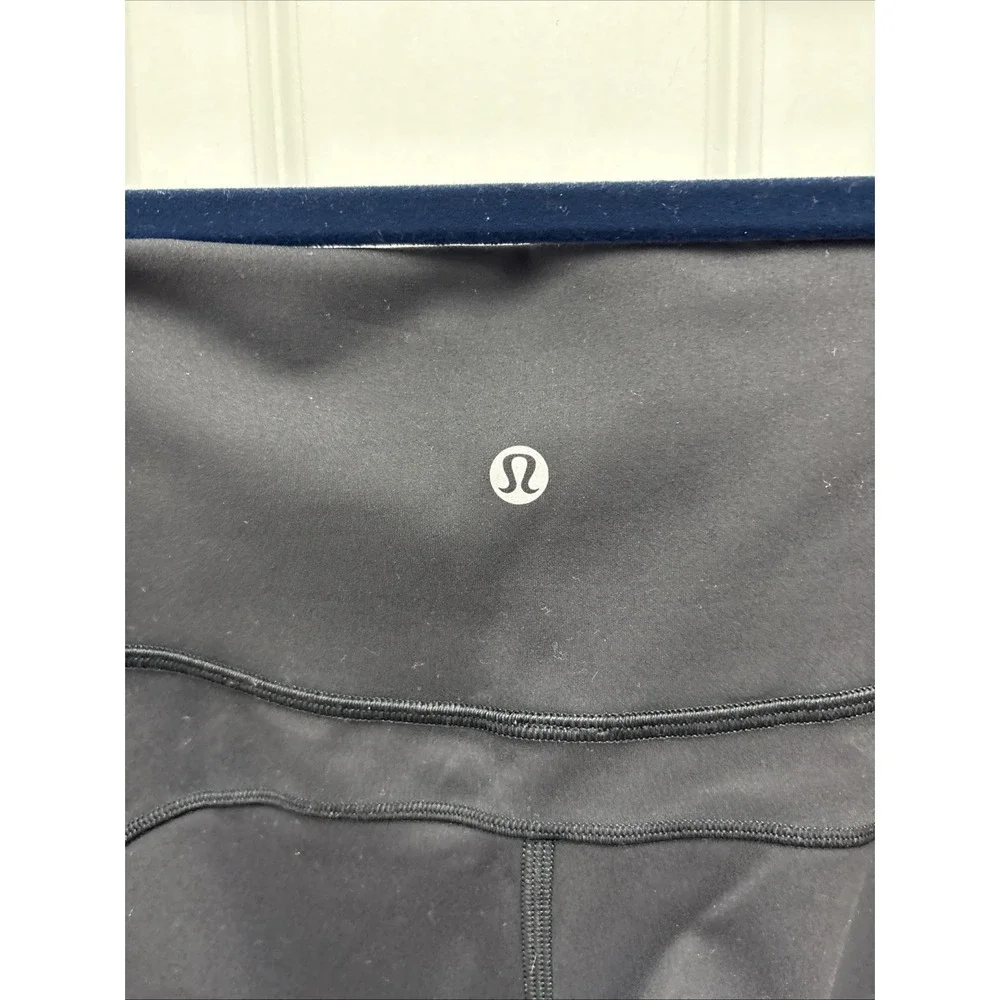 Lululemon Woman's Black In‎ Movement Crop 19